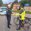 Gorj: Polițiștii au împărțit veste reflectorizante bicicliștilor