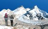 Doi alpiniști mongioli și-au pierdut viața pe Everest. Patru șerpași încearcă să recupereze cadavrele de pe munte