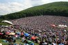 VIDEO Sute de mii de oameni sunt așteptați sâmbătă la procesiunea de Rusaliile Catolice de la Șumuleu Ciuc