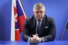 Premierul Slovac, Robert FICO, rănit grav într-o tentativă de asasinat, poate vorbi, dar starea lui rămâne critică