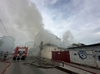 Incendiu cu degajări mari de fum la o casă din Sectorul 2 / Pompierii intervin cu cinci autospeciale