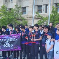 Elevii din Focșani, campioni mondiali la robotică, întâmpinați cu zeci de aplauze și felicitări la întoarcerea în (...)