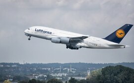 Angajații Lufthansa reușesc să obțină o creștere a salariilor de până la 18%, după proteste