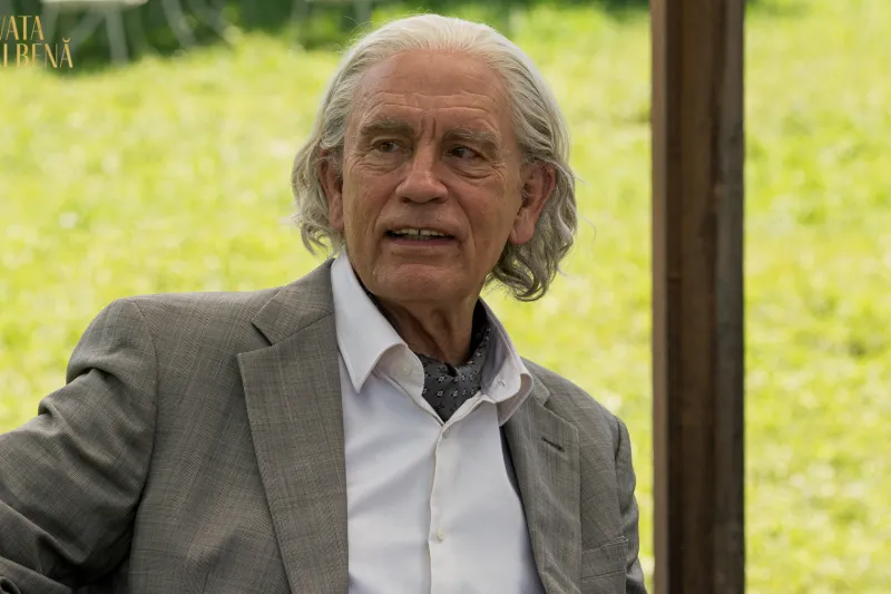 John Malkovich, în filmul care aduce la viață misterul dirijorului Sergiu Celibidache. Iată primele imagini