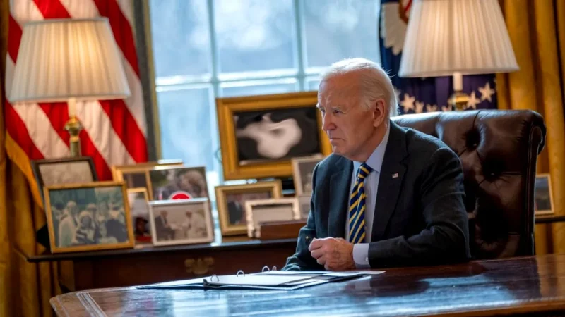 Joe Biden a început tratamentul cu radioterapie și terapie hormonală pentru cancer. Ce șanse de vindecare are și cât (…)