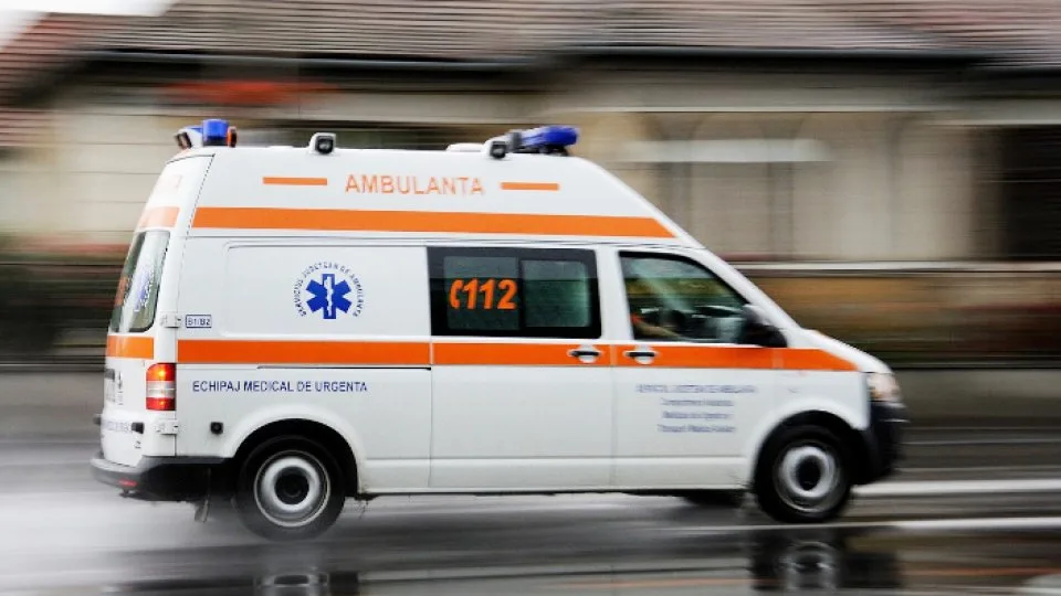 Gorj: Șofer rănit într-un accident în care au fost implicate patru autoturisme