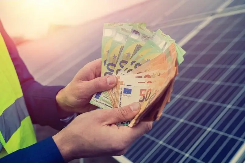 Nu mai aștepți 2 ani! Cum să-ți recuperezi banii de la furnizorii de energie în timp record