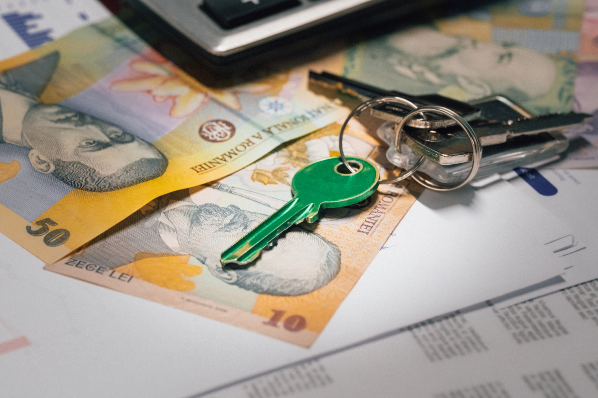 Proprietarii de apartamente, puși la colț! Statul îți ia 30% din chirie înainte să vezi banii