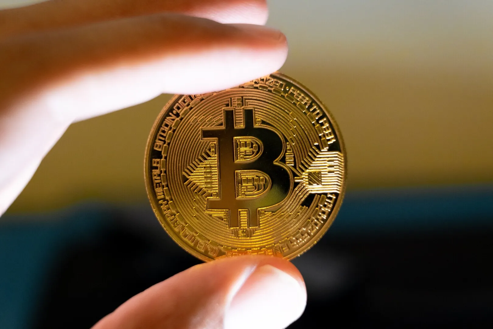 Lovitură pe piața criptomonedelor - SUA confiscă 15 miliarde de dolari în bitcoin
