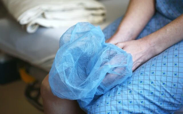 Pacienții bolnavi de cancer, loviți din plin! Ce pregătește statul pentru concediile medicale