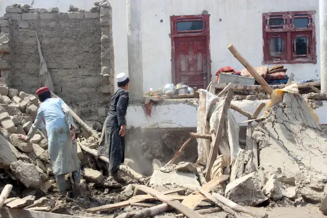 600 de morţi şi peste 2.000 de răniţi într-un cutremur de 6 grade cu multe replici, în Afganistan