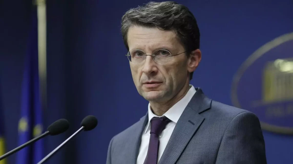 Dan Suciu, purtătorul de cuvânt al BNR, spune că există o presiune pe curs din cauza incertitudinii politice: „Sunt (…)