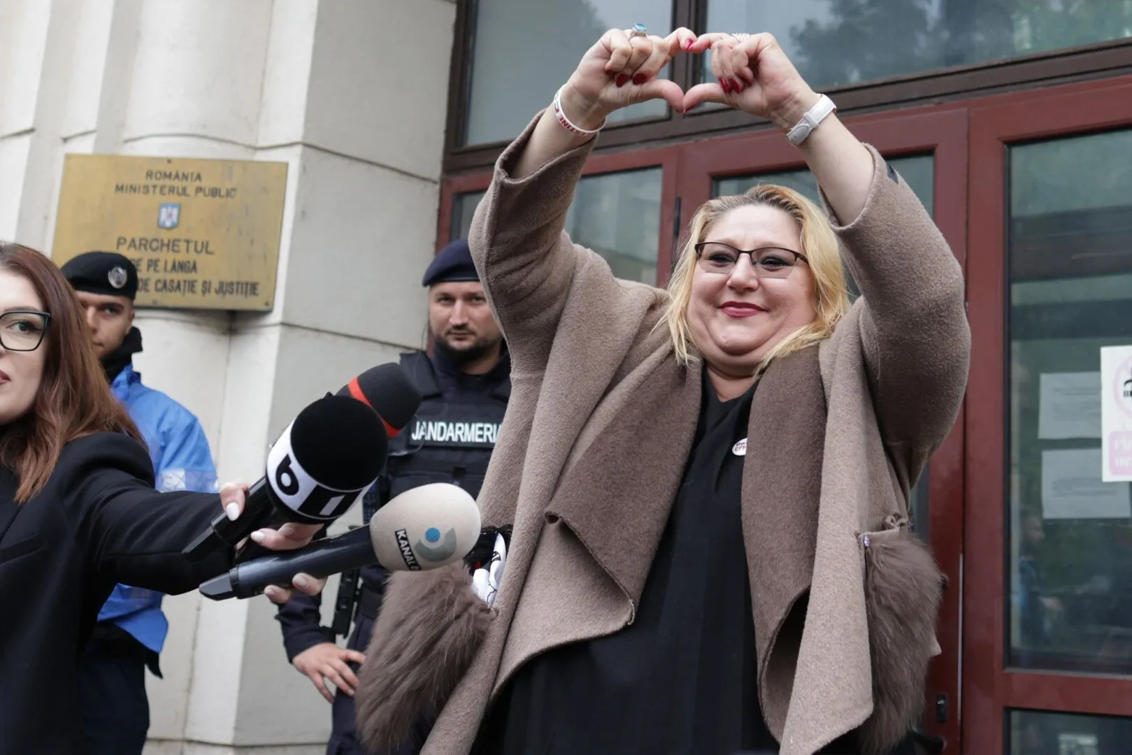 Diana Șoșoacă s-a dezlănțuit la Russia Today: Nicușor Dan vrea să o bage la ospiciu fiindcă spune adevărul