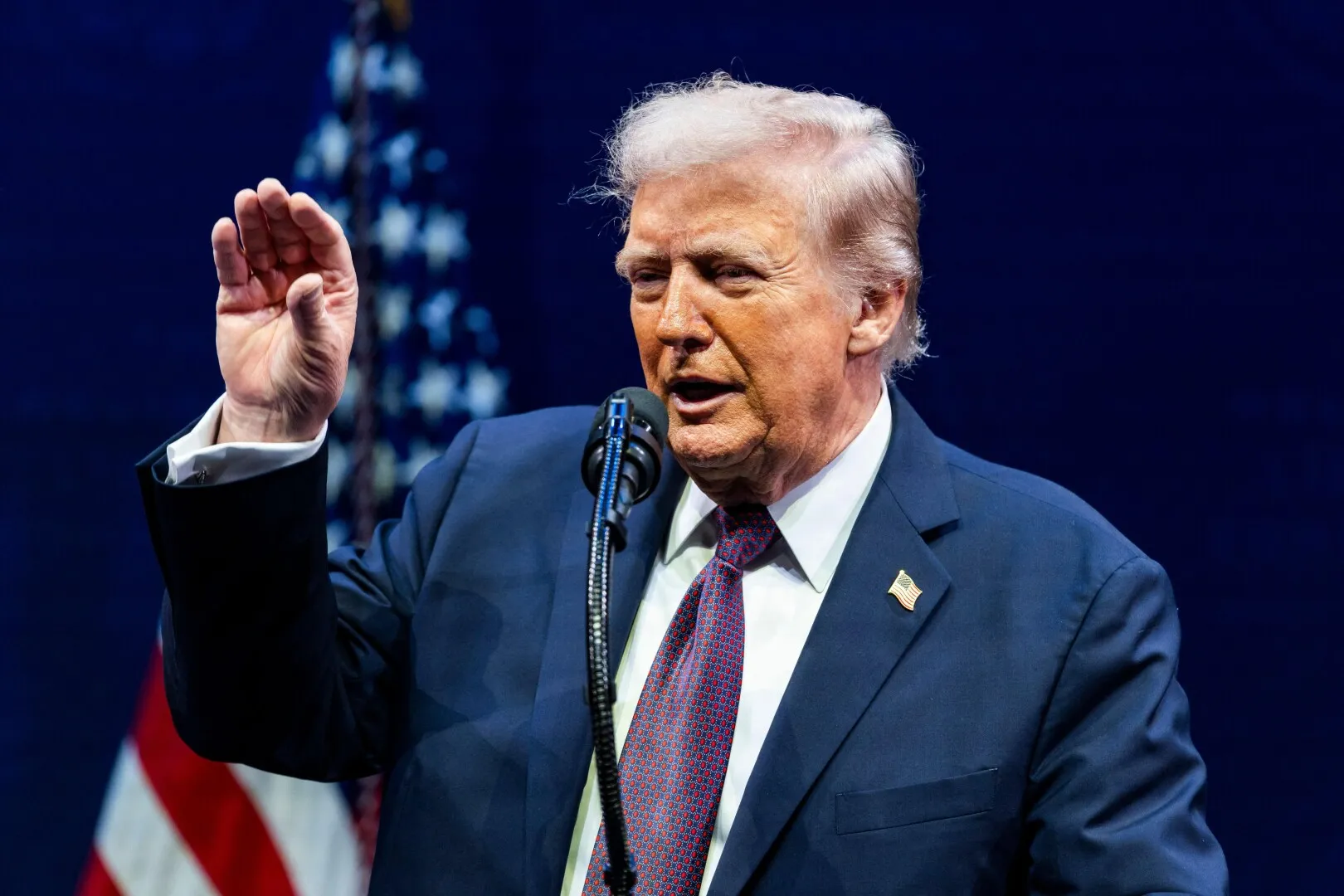 'Trump este un Hitler al epocii noastre' - Liderul SUA, huiduit într-un restaurant de lux din Washington