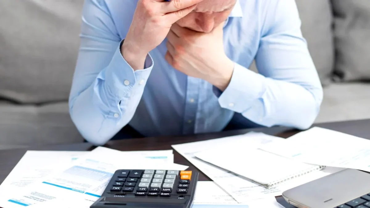 15% dintre români nu mai pot plăti la timp facturile la utilități și ratele la bancă