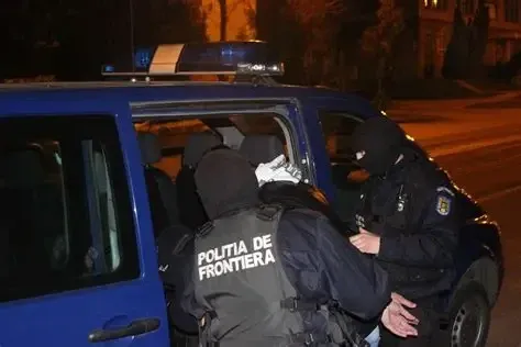 Armament de război, descoperit la graniță: DIICOT și serviciile secrete intervin în Vama Albița în cazul unui (…)