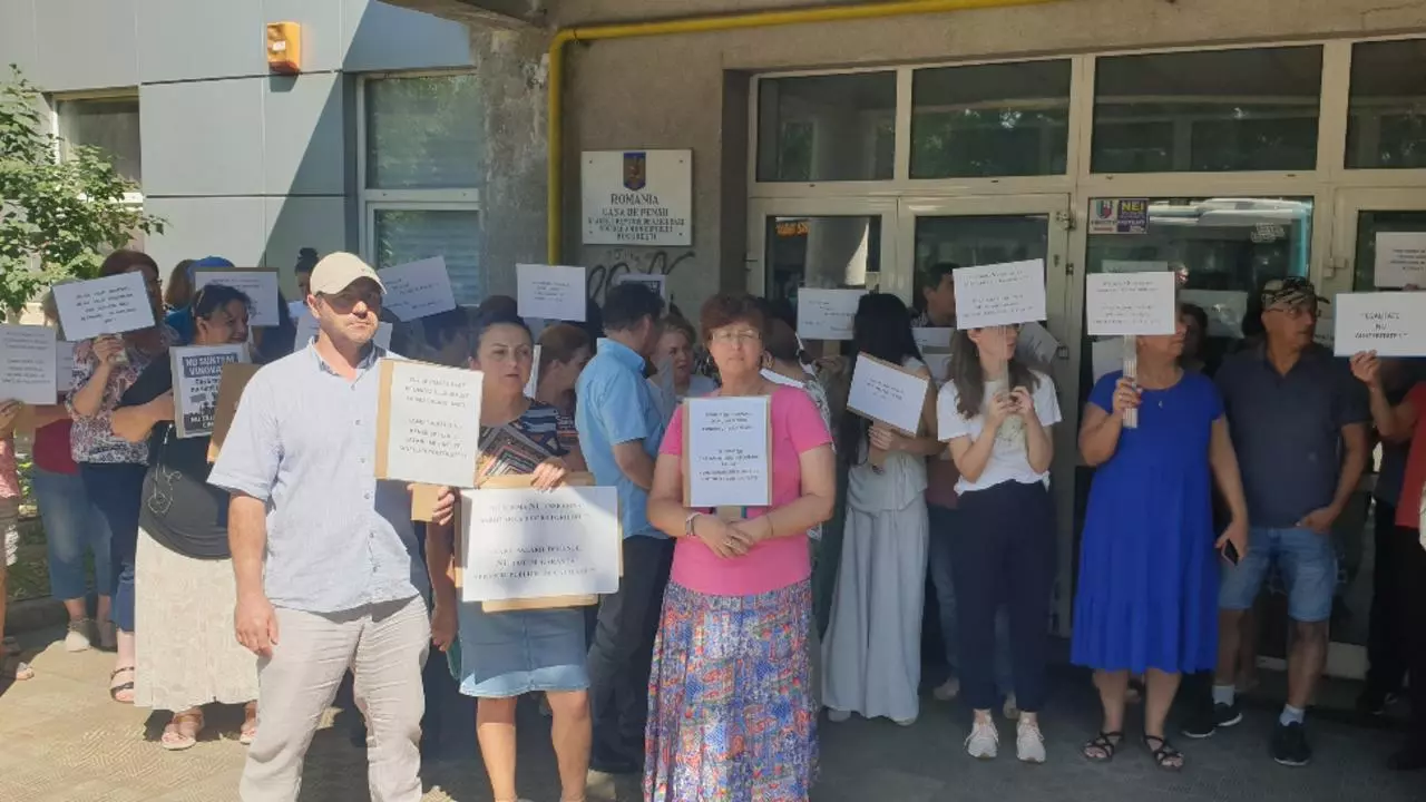 Blocaj în toată țara, grevă de avertisment în primării și direcțiile subordonate, din cauza planului de austeritate (…)