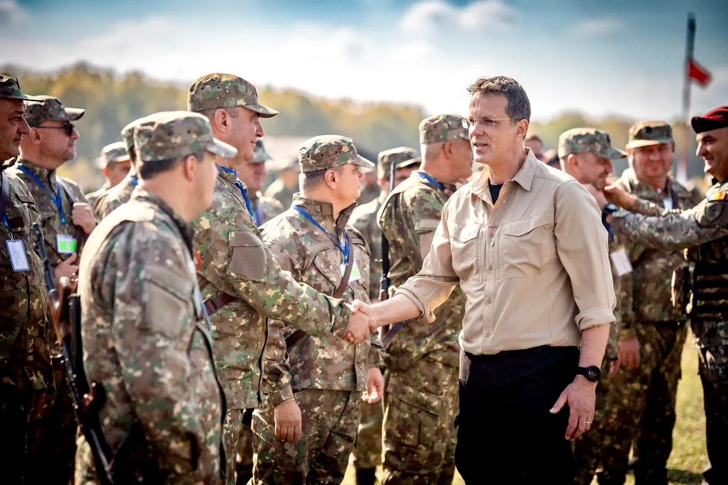 Dosarul „Mită la MApN” e doar începutul, spune ministrul Apărării. „O să mai fie chestii”