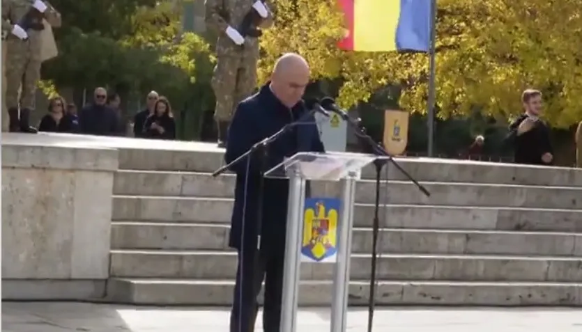 VIDEO 'Hoțule!' - Ilie Bolojan, huiduit de Ziua Armatei / Reacția sa a surprins pe toată lumea: 'Sunt obișnuit'