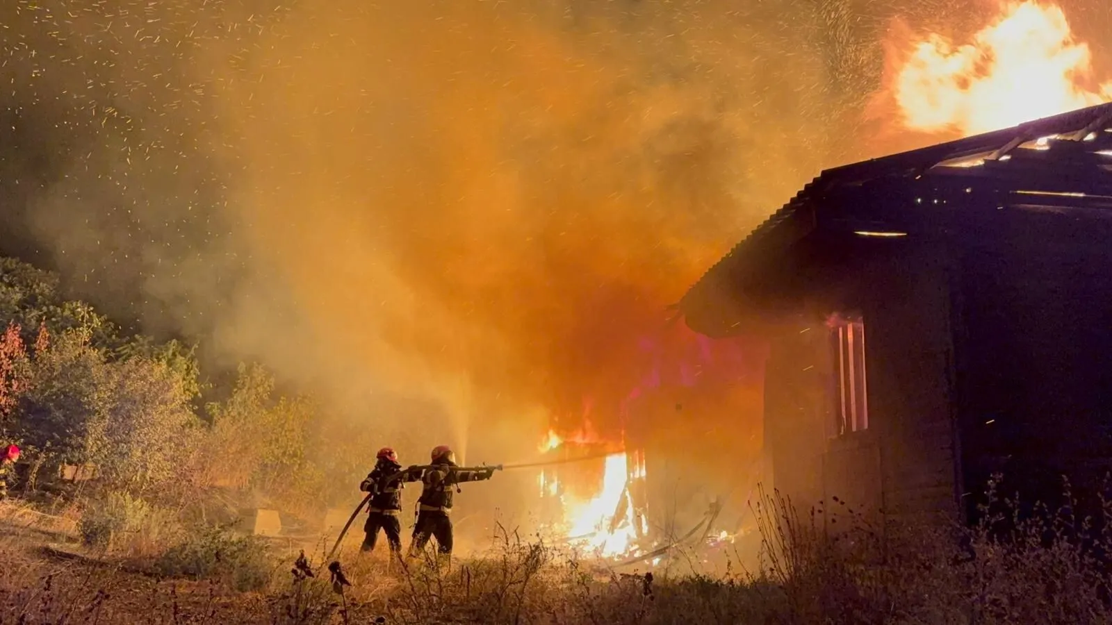 Incendiu într-o locuință din Dâmbovița: O femeie a fost găsită moartă