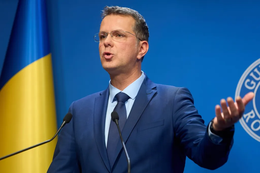 Scandal pe buget! Ionuţ Moşteanu se opune tăierilor din Apărare: Nu loveşti Armata când suntem sub presiune