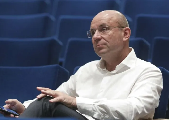 Cozmin Guşă: „Nicușor Dan va fi retras în (parcul) Cotroceni, iar frâiele puterii le va prelua Ilie Bolojan!”