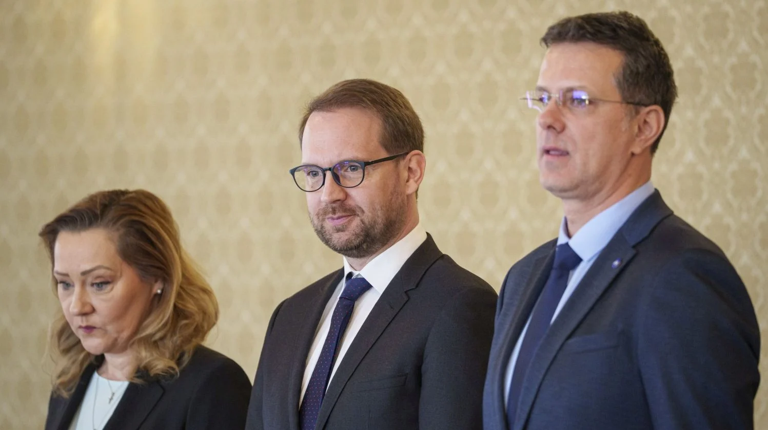 Lasconi: Moşteanu, „un ticălos şi un fals”