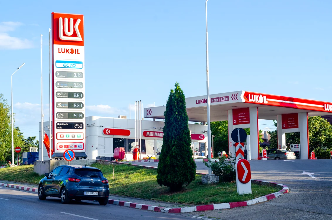 Tranzacție cu miză uriașă! Ce se întâmplă cu Lukoil România după sancțiunile impuse de SUA