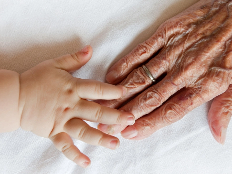 Dr. Andreas Vitoulkas: 'Prezervativul salvează vieţi / Pur şi simplu trebuie să ne protejăm'