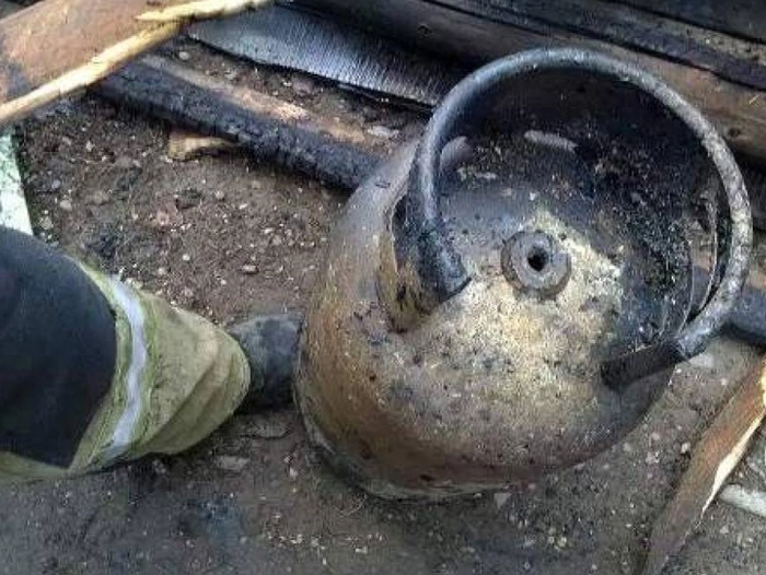 Explozie în Întorsura Buzăului, de la o butelie: O femeie și un bărbat s-au ales cu arsuri la mâini și picioare