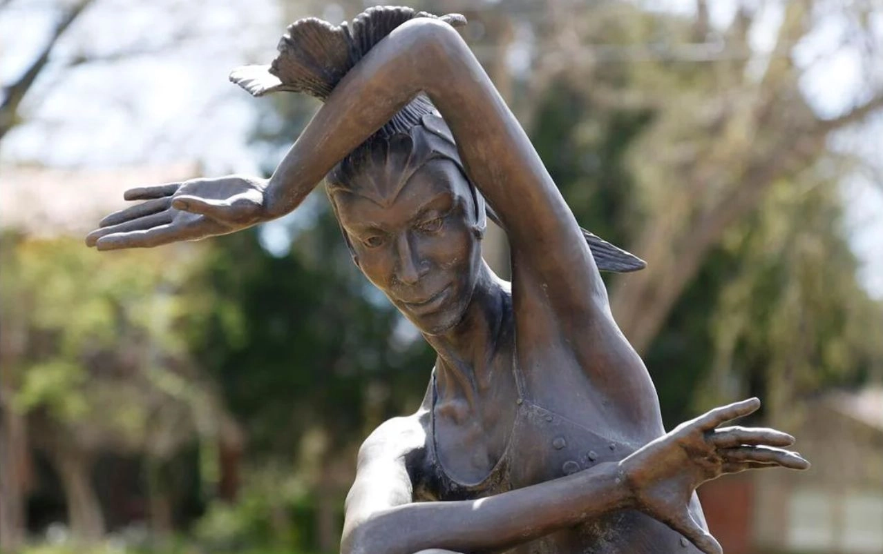 O statuie a personajului Bridget Jones, dezvelită în Leicester Square din Londra