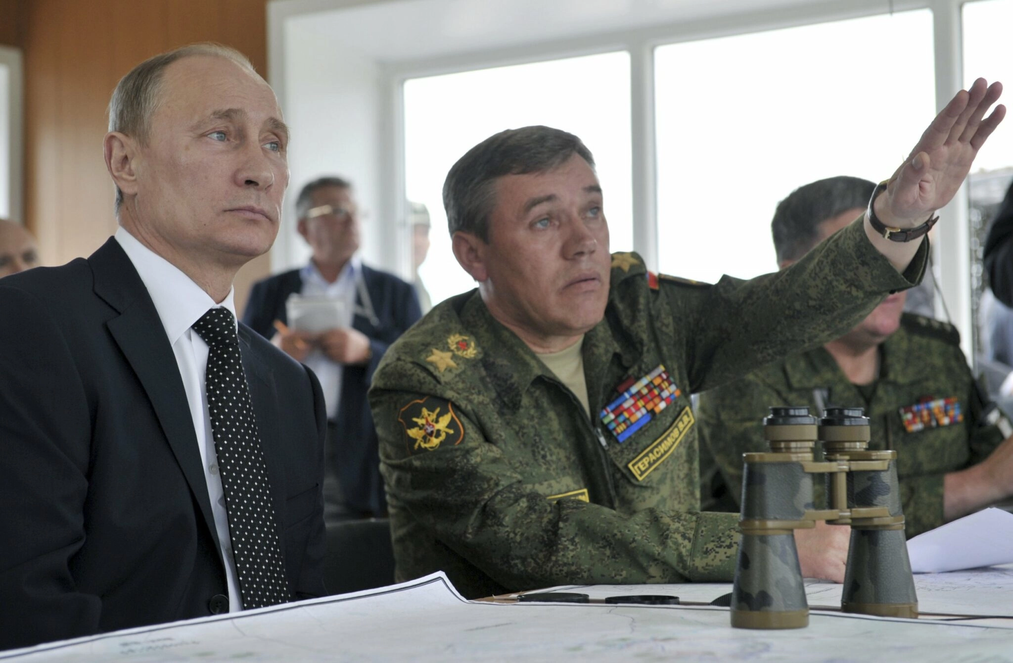 Gherasimov îi raportează lui Putin o victorie majoră - Trupele ruse au încercuit peste 10.000 de soldați ucraineni
