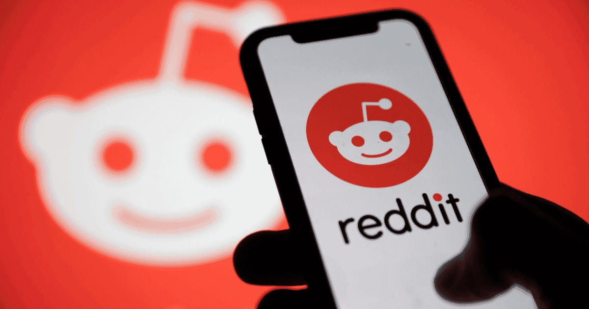 Reddit dă în judecată Perplexity pentru extragerea de date în scopul antrenării IA