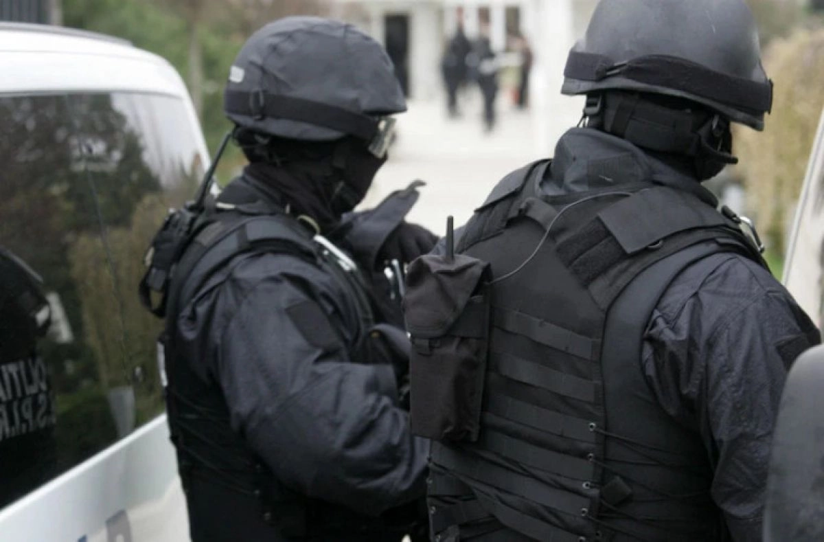 VIDEO Percheziții în lanț, rețea medicală sub anchetă: fișe de aptitudini pentru muncă în condiții periculoase, date (…)