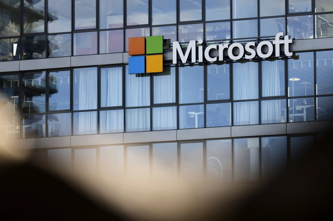 Acțiunile Microsoft scad după prognoza de creștere a cheltuielilor pentru anul fiscal