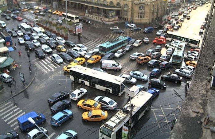 PMB scoate 150.000 de mașini din trafic: restricții dure pentru curieri și mașinile de aprovizionare