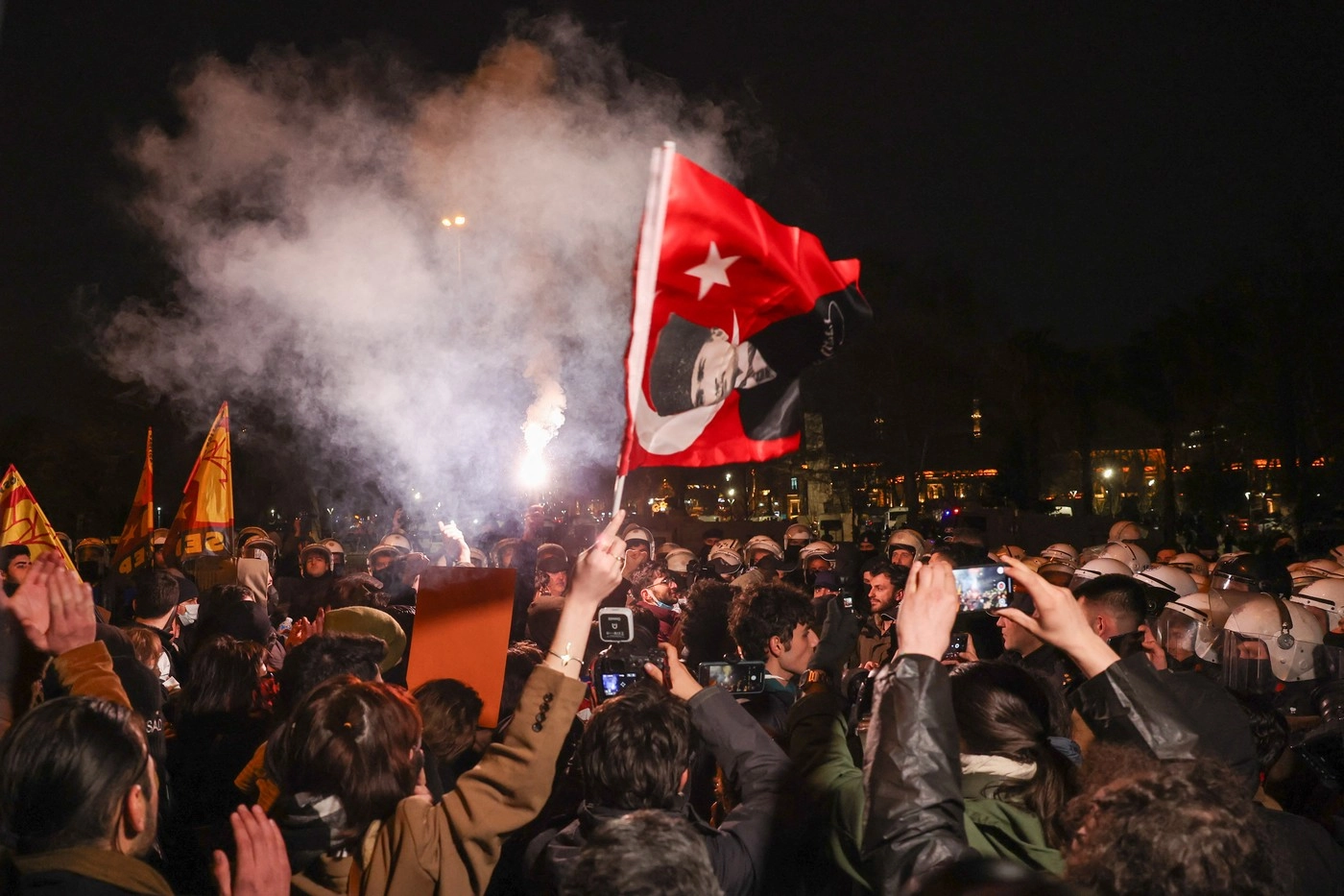 VIDEO Manifestație uriașă la Ankara: Opoziția se teme de deciziile justiției