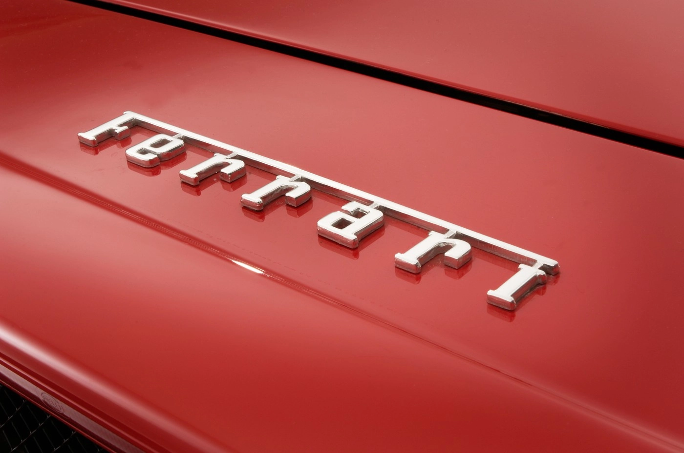 Tranzacție șocantă: Un italian a vândut un Ferrari de 165.000 de euro unor români: Cecurile emise de către aceștia (…)