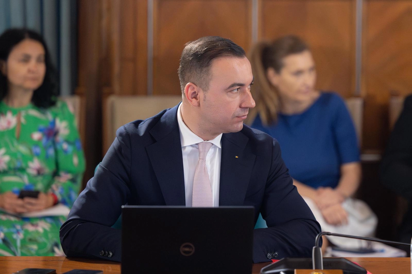 VIDEO După liliecii și urșii care au blocat autostrăzile, acum moluștele blochează marile hidrocentrale ale României