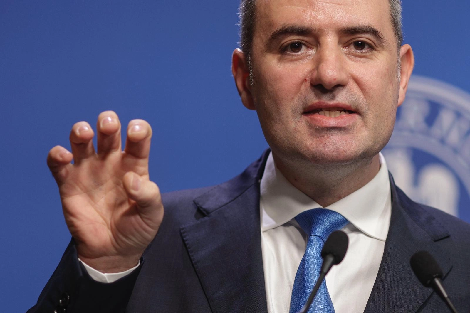 Ministrul Finanțelor a răbufnit după ce un inspector ANAF a fost prins cu șpagă de DNA: „Curățare din interior în ANAF!”