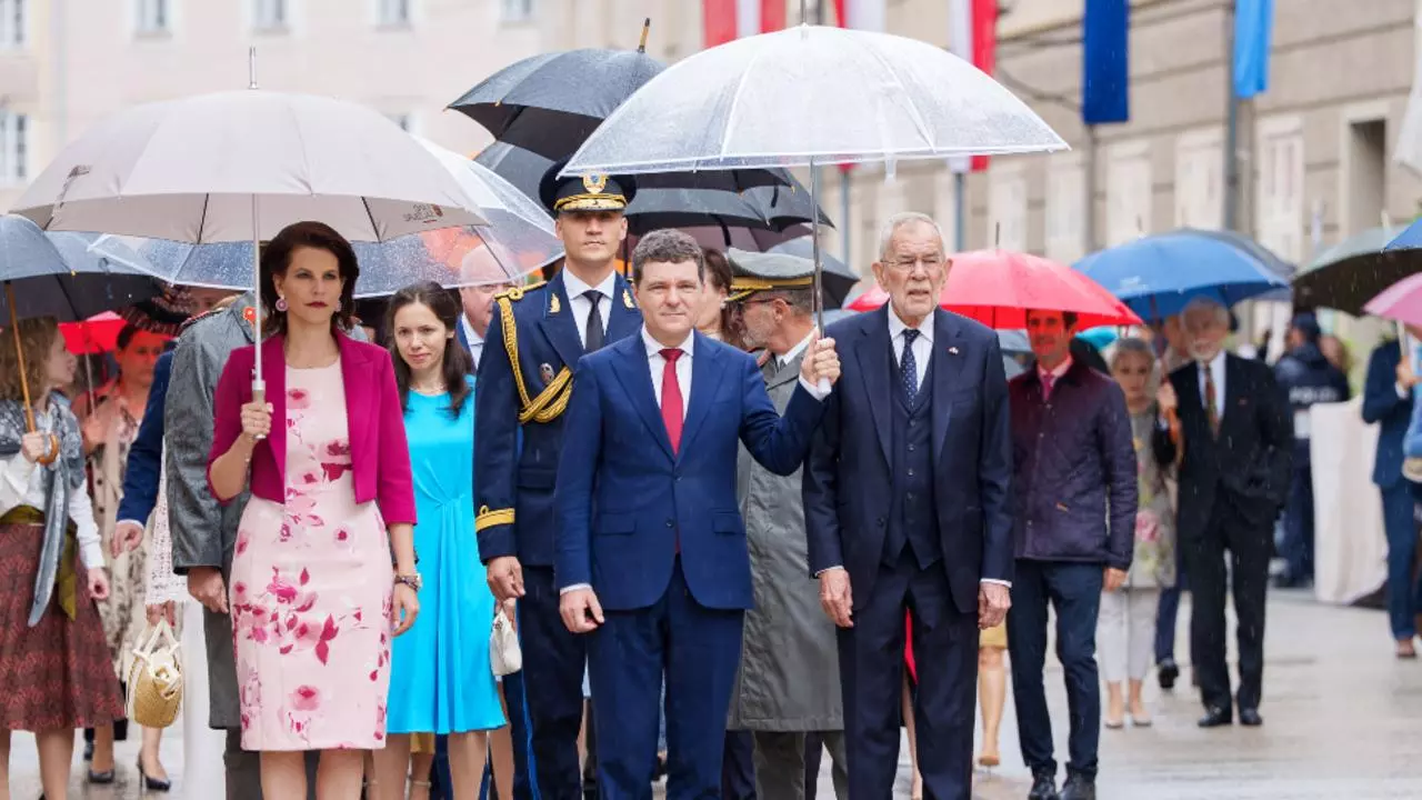 Nicușor Dan trage de timp în scandalul vizitei în Austria, în care a fost însoțit de partenera sa, Mirabela (…)