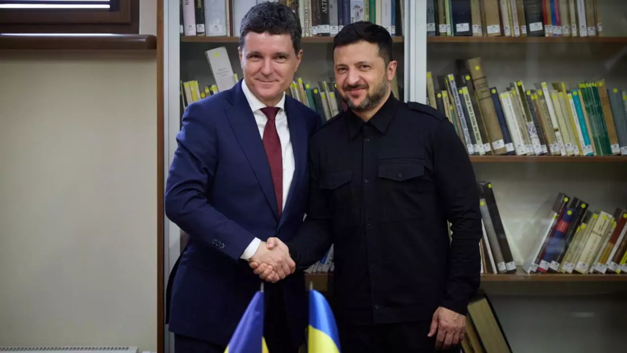 „Nicușor Dan: „Vom contribui la garanții solide de securitate pentru Ucraina”. Dar pe români i-ai întrebat?” (…)