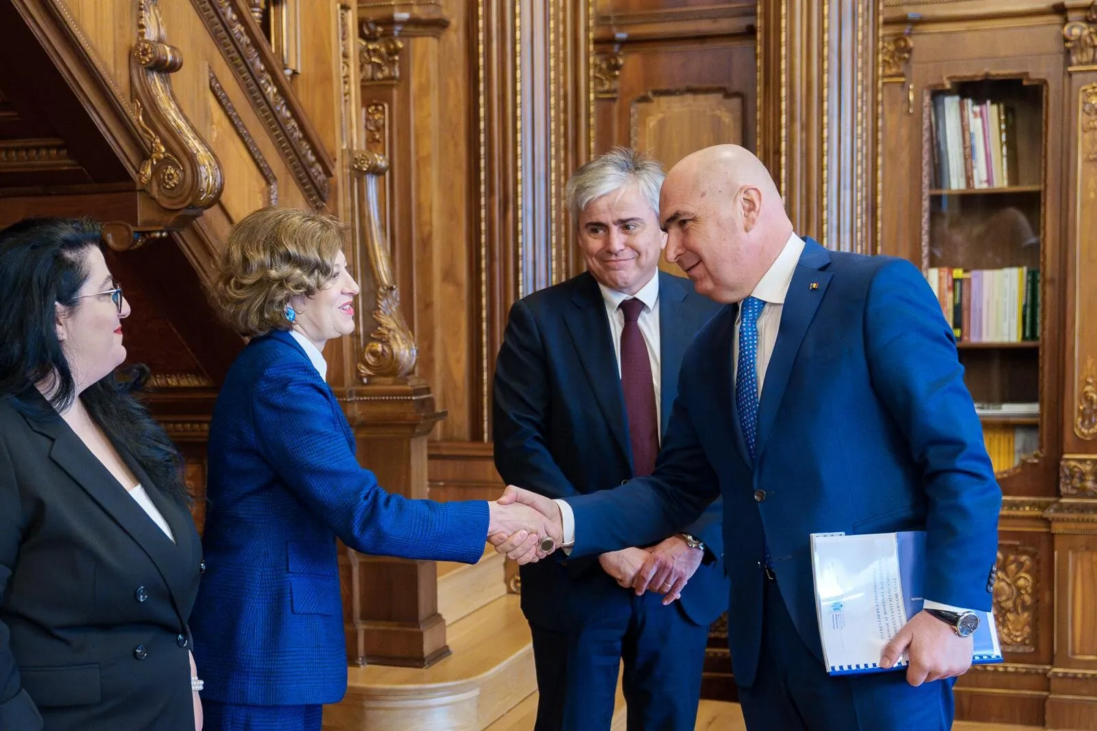 Noul vicepremier Oana Gheorghiu, atacuri și jigniri la adresa lui Donald Trump/ PSD cere demisia de urgență a (…)