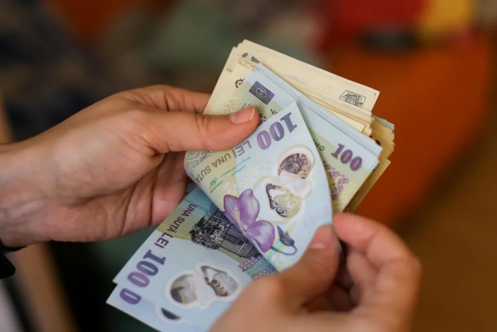 Creșterea salariului minim, “pachețelul“ capcană peste “tortul” pachetelor de reformă