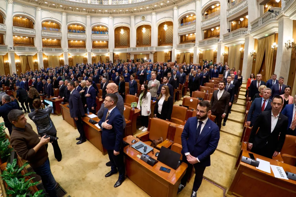 S-a instalat cenzura în România! Legea lui Vexler a trecut de Camera Deputaților