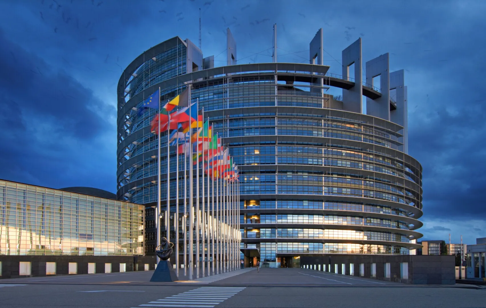 UE introduce reguli dure: Parlamentul European aprobă noul mecanism de suspendare a vizelor pentru statele partenere