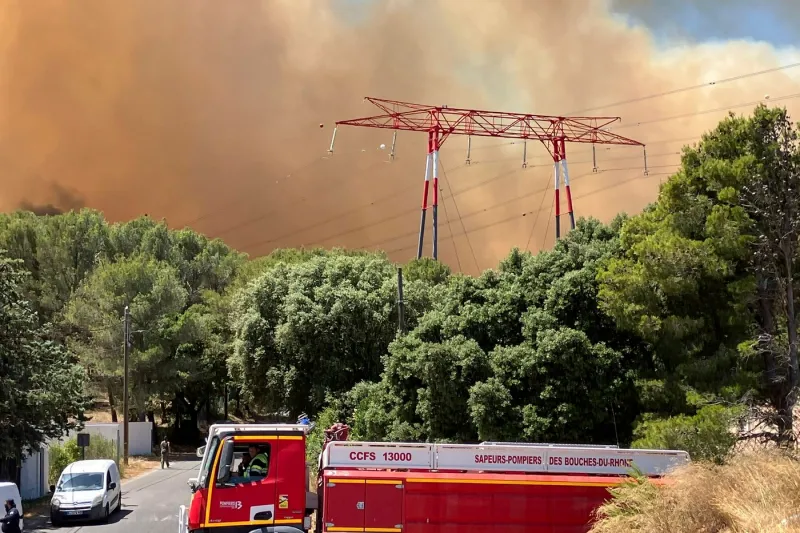 Aeroportul din Marsilia, închis din cauza incendiilor de vegetație
