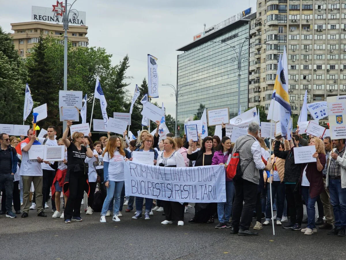 Sindicatele din Sănătate și Educație ies în stradă. Deschiderea anului școlar ar putea fi compromisă