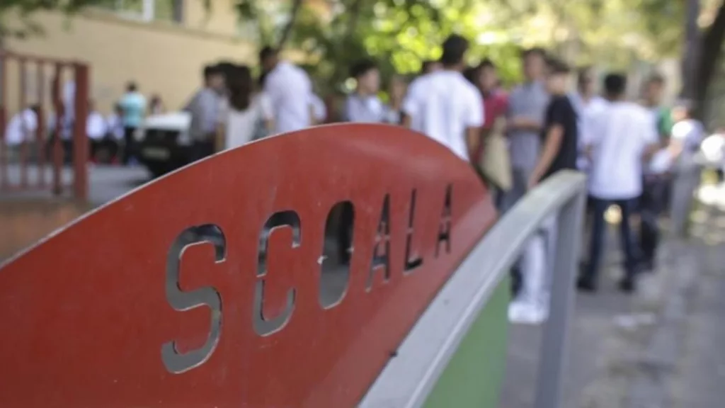 Ministrul Educației se aşteaptă ca analfabetismul funcţional să se reducă drastic în următorii ani