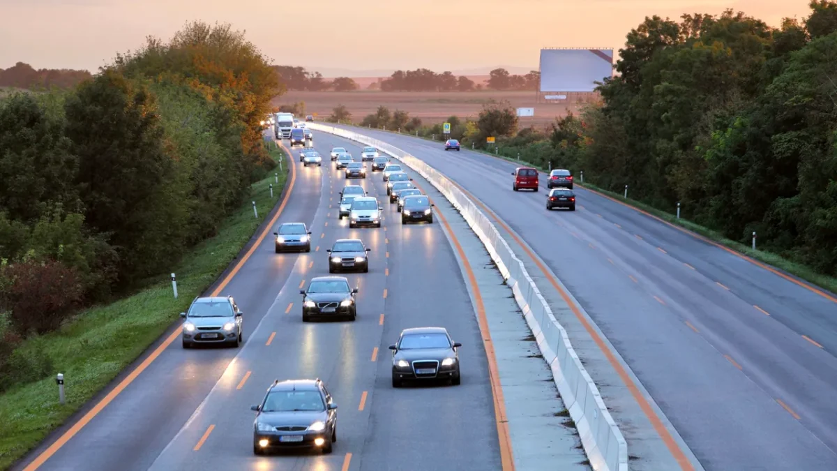 Lege pentru șoferii care trec granița cu mașina în 2026! Este obligatoriu la drum!